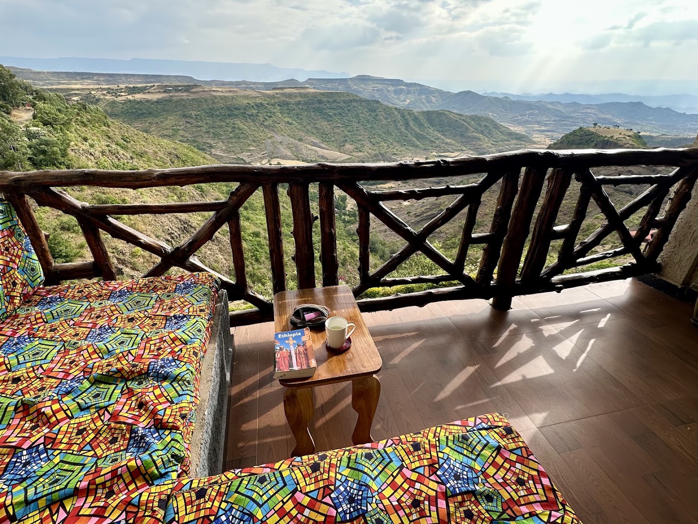 Hilltop Lodge: beautiful scenic restaurant terrace view