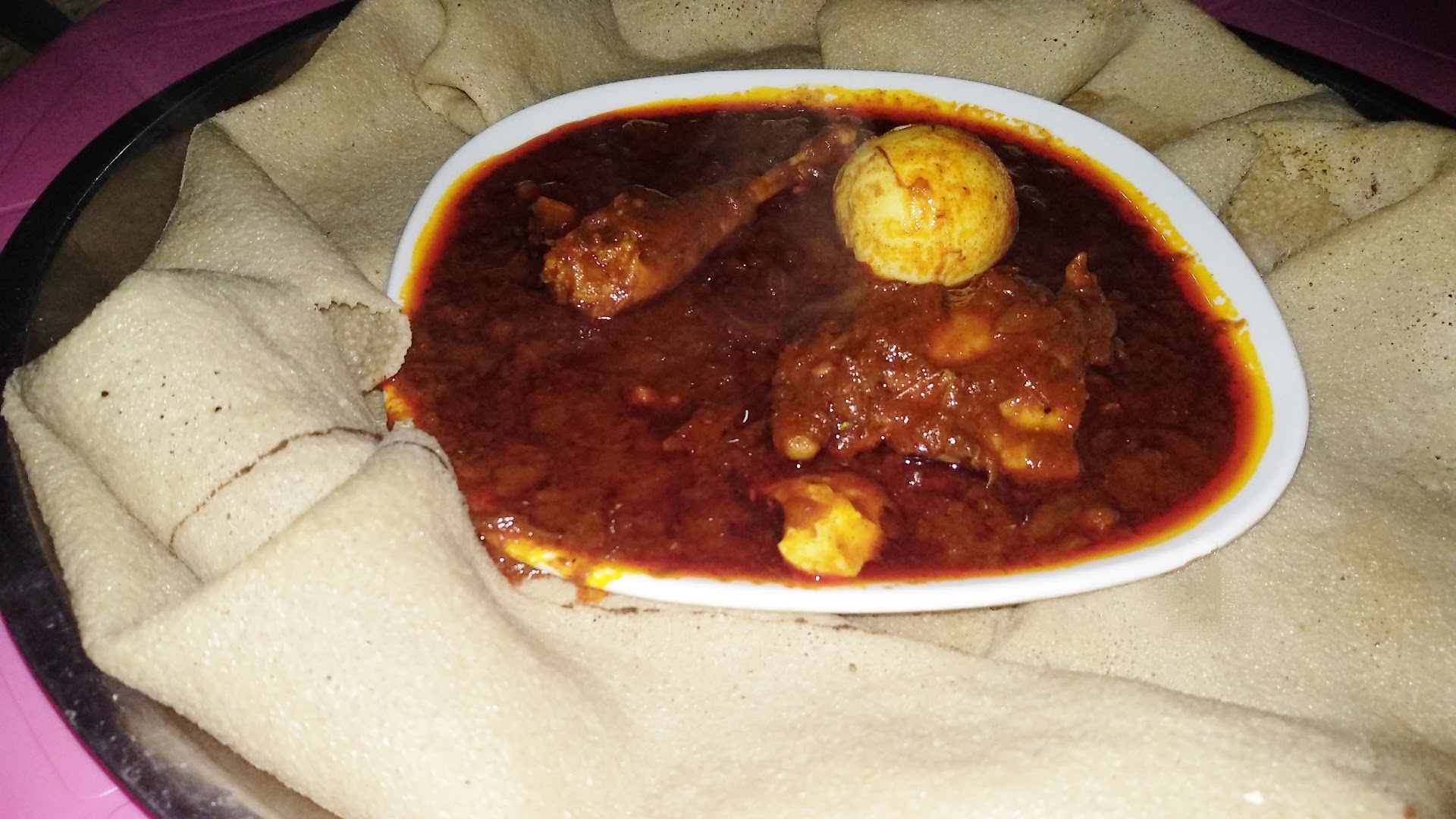 Segenet Cafe and Restaurant: appetizing photo of traditional food