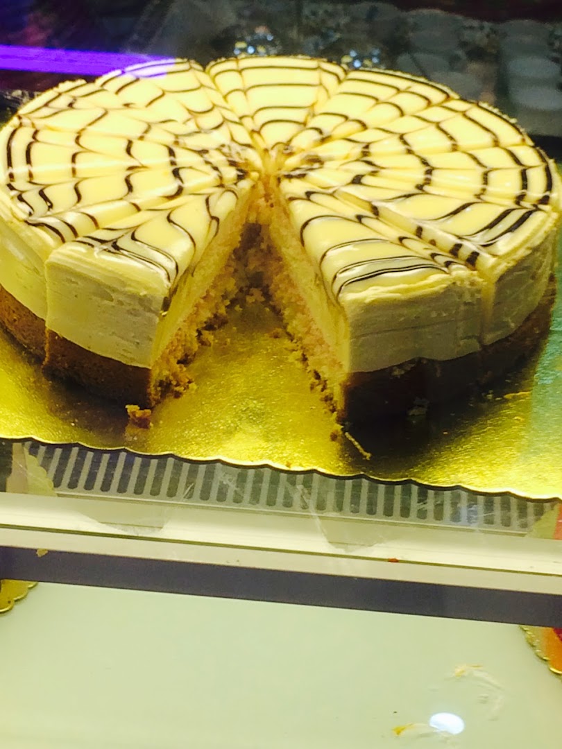 Kiki's Cafe & Restaurant: appetizing photo of restaurant dessert