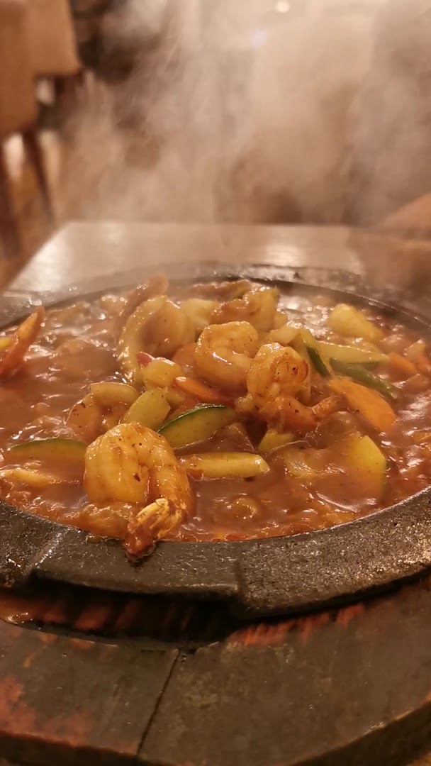 Good Times Bar & Grill: appetizing photo of served food