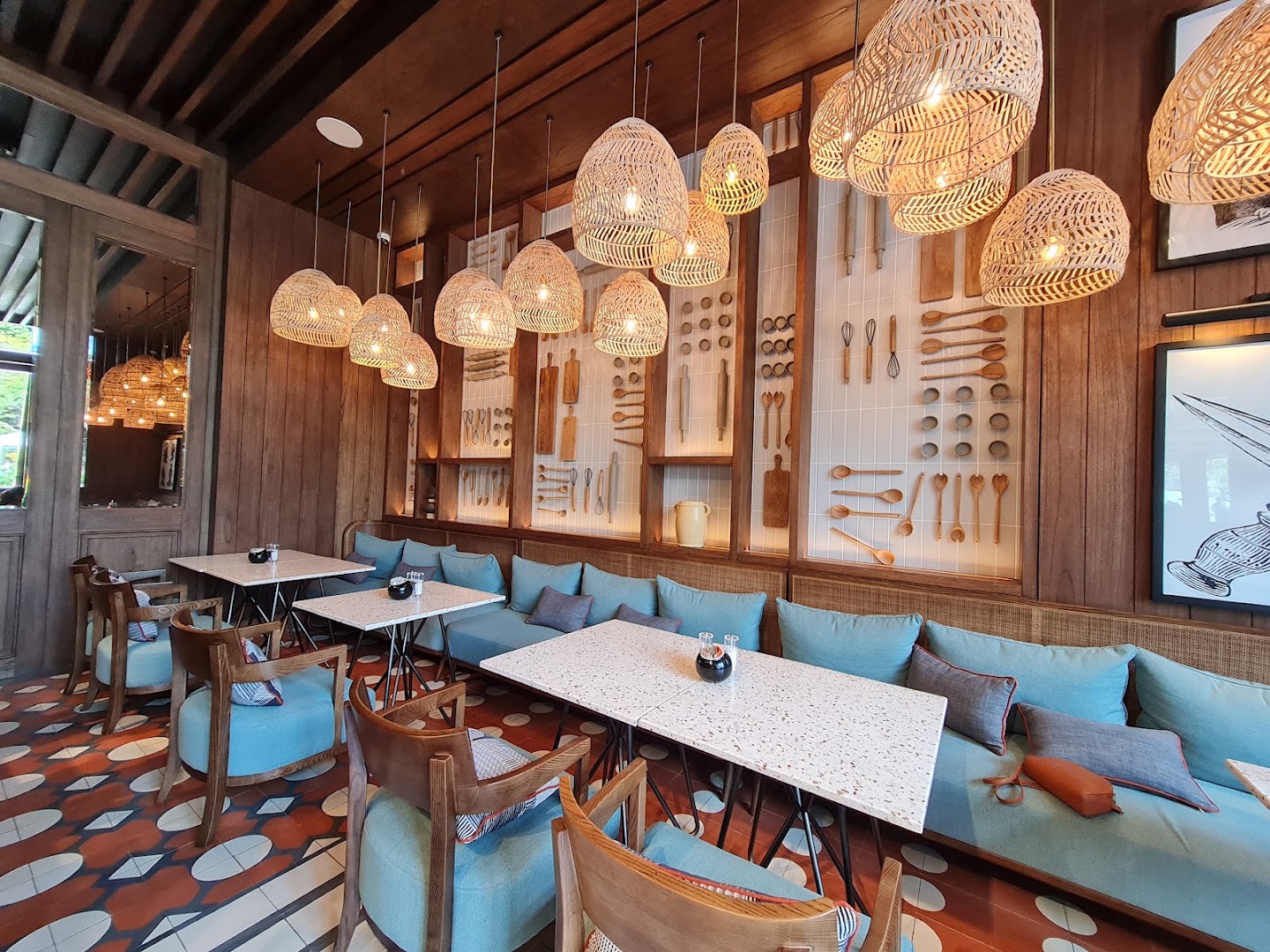 Bean Bar Cafe: high quality interior atmosphere shot