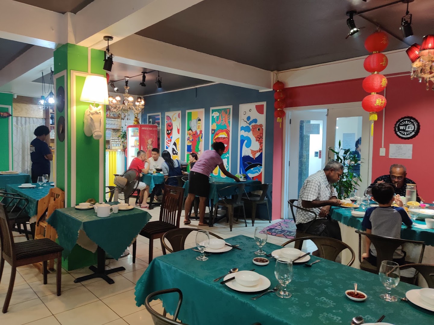 Dongsheng's Chinese Restaurant: clear shot of restaurant interior