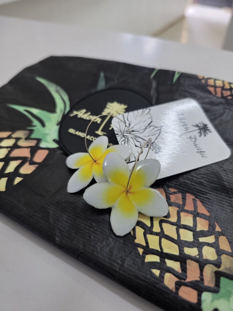 Adorn Pacific Island Jewels: clear product display and branding