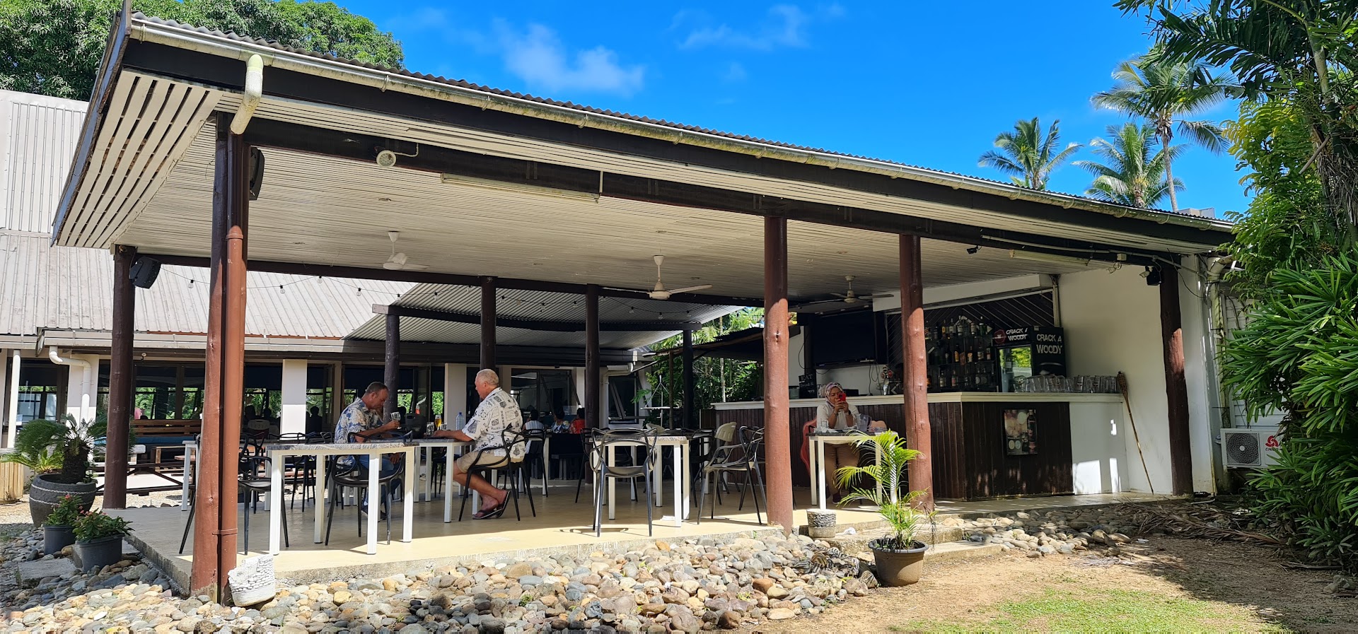 The Establishment: clear shot of restaurant atmosphere