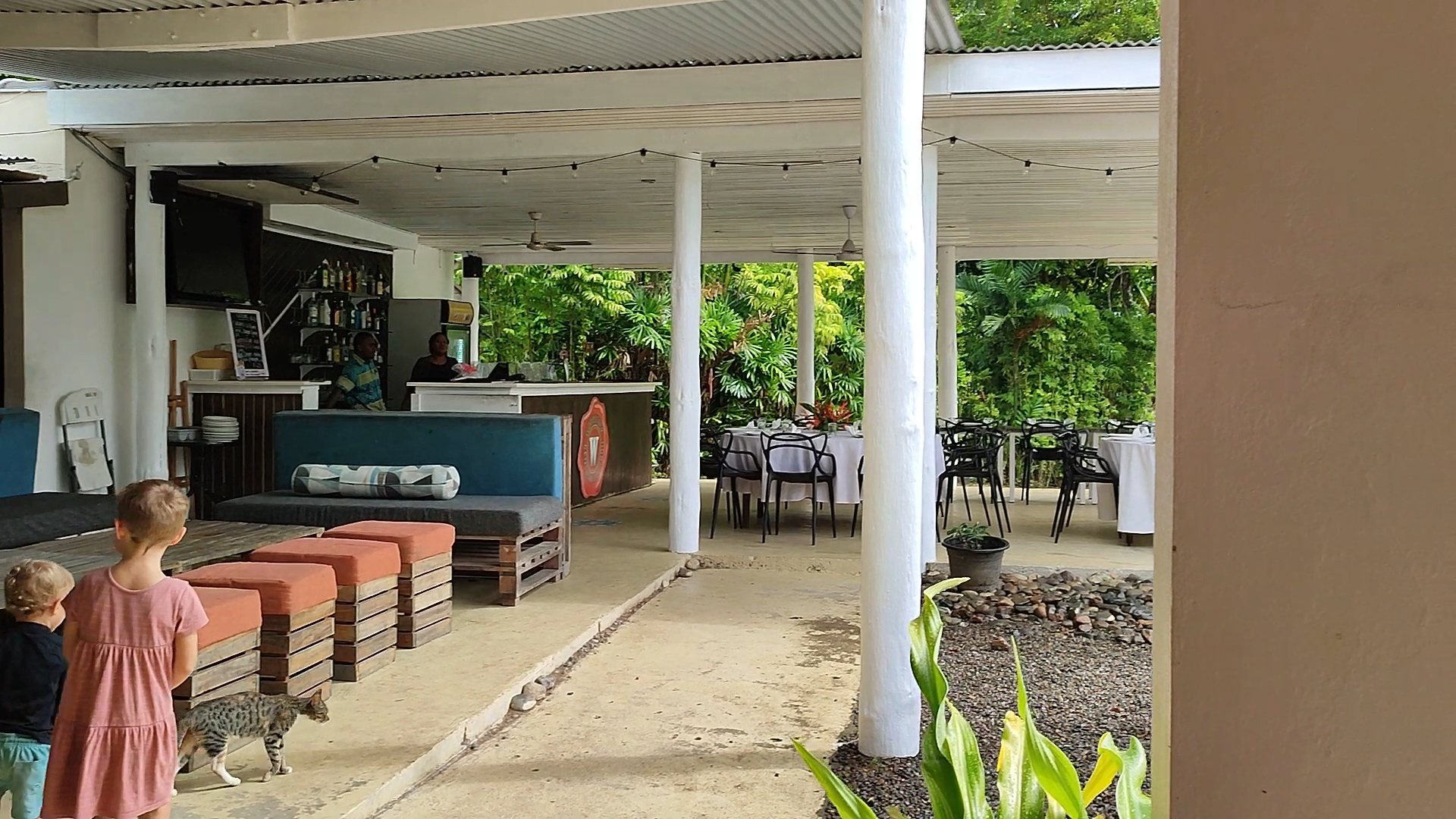The Establishment: clear view of restaurant atmosphere