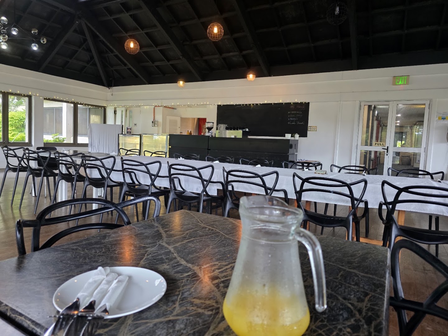 The Establishment: clear shot of restaurant interior