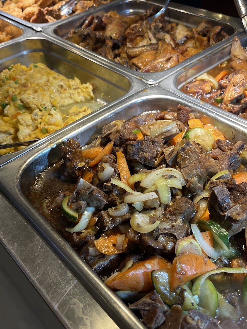 Vineyard Palace Restaurant: appetizing display of restaurant food