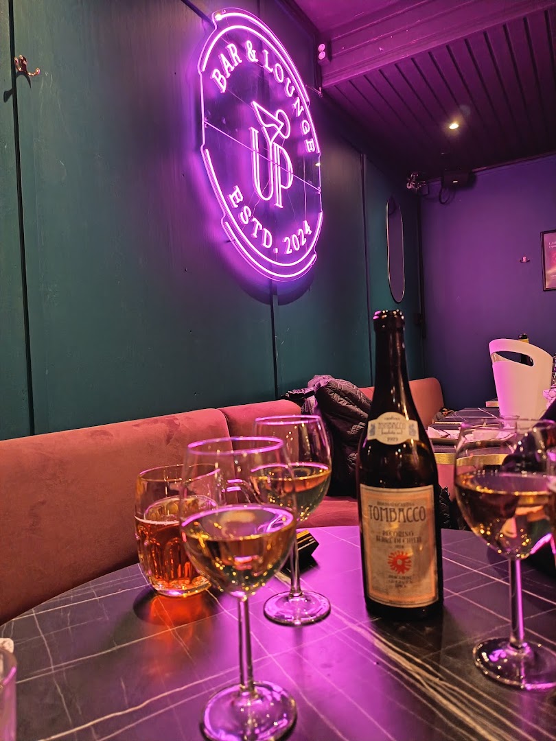 UP Bar & Lounge: venue atmosphere and drinks