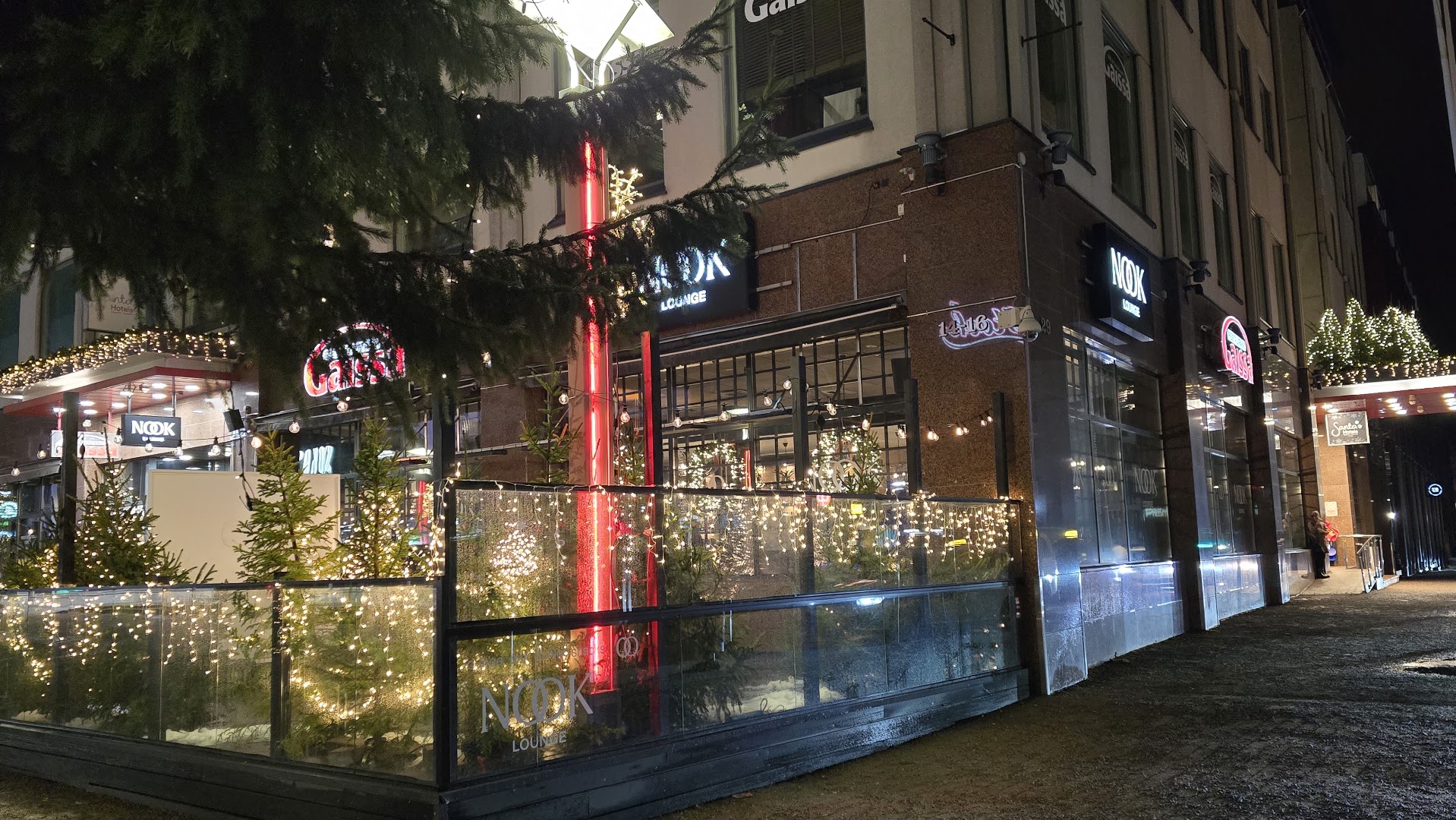 Nook Lounge: attractive exterior night shot