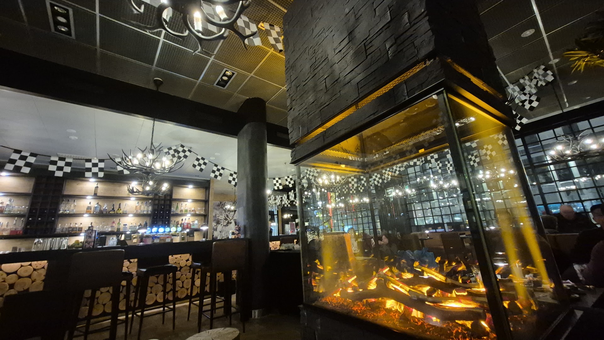 Nook Lounge: inviting bar atmosphere clearly