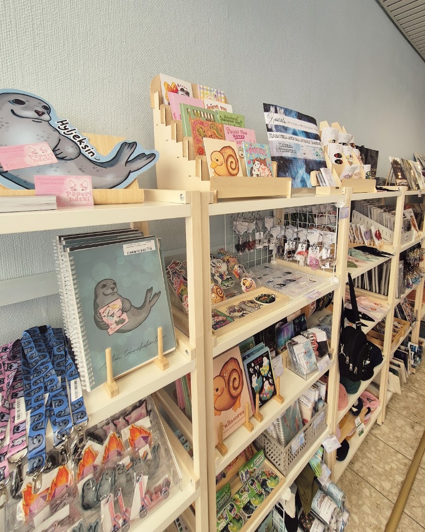 Art Mart: clear display of shop products