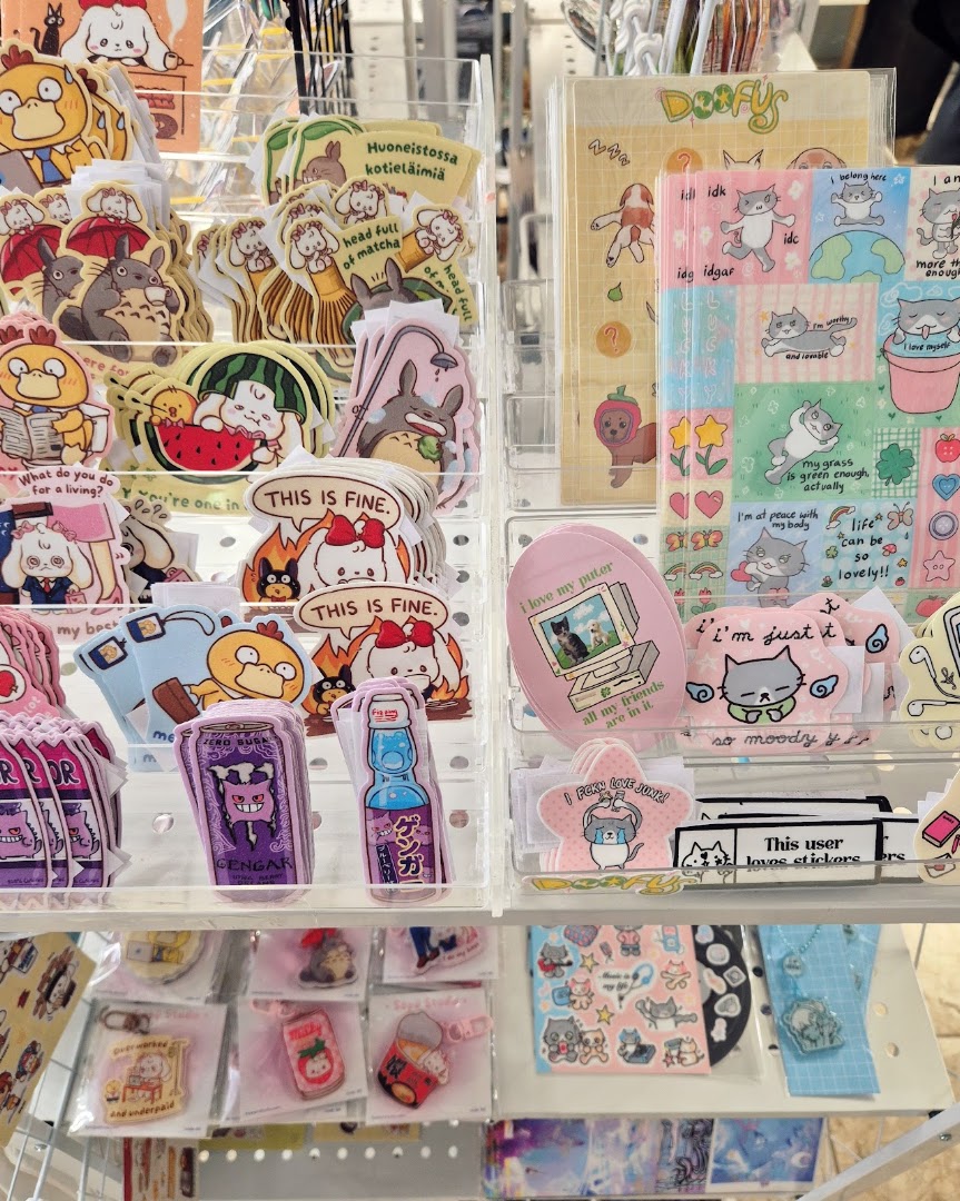 Art Mart: clear display of shop products