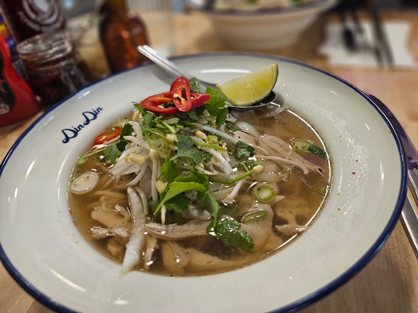 Bistro DinDín: appetizing, high-quality food photography