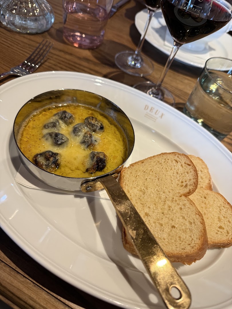 Brasserie Deux: appetizing food photography of the restaurant
