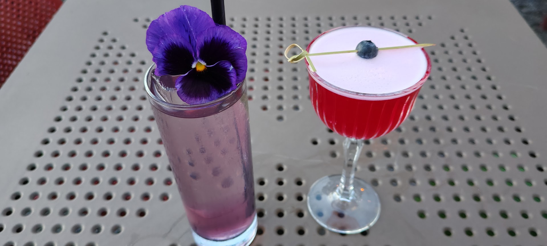 Cosma: high quality, appealing cocktail photo