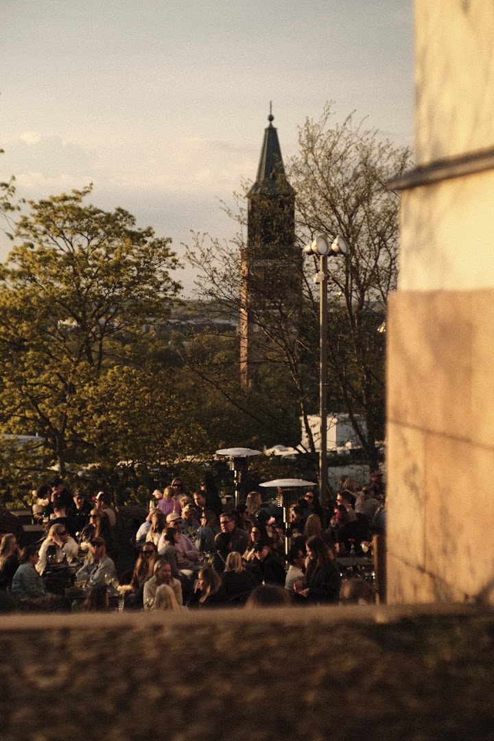 Cosma: atmospheric shot of venue terrace