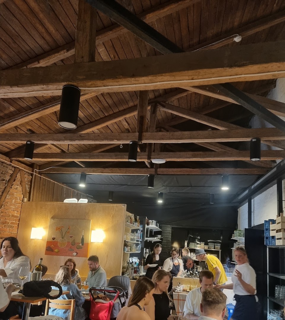 Sommar Bistro & Terrace: inviting restaurant atmosphere