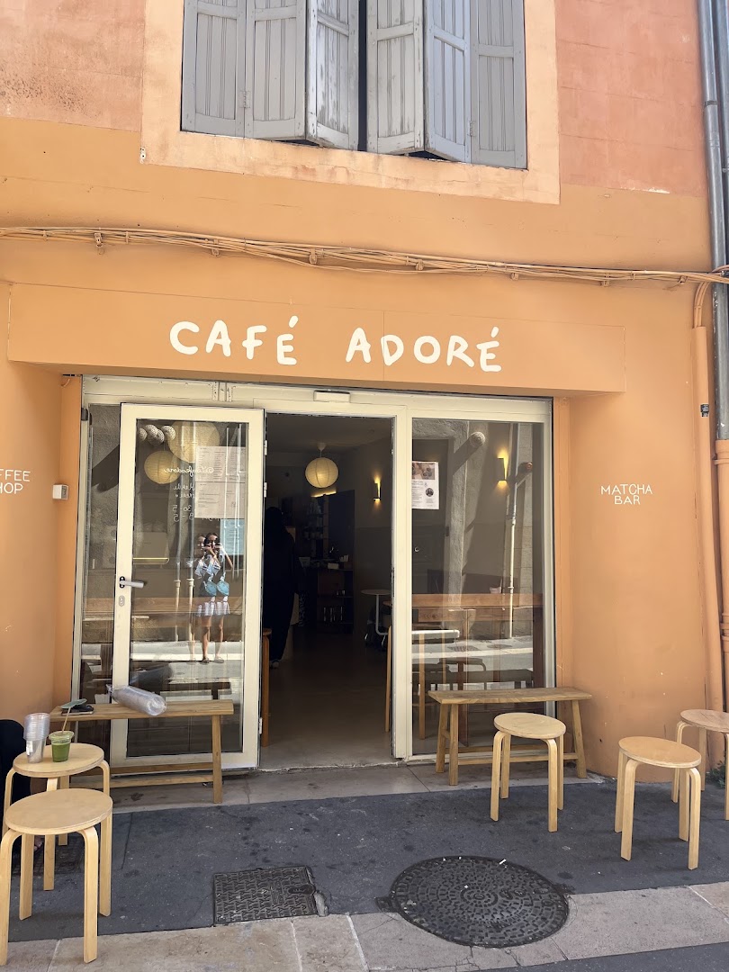 Café Adoré: clear, inviting exterior storefront photo