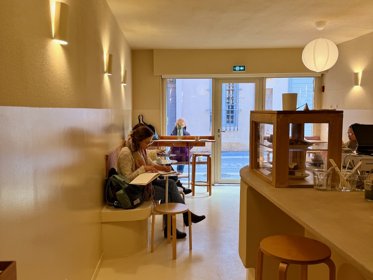Café Adoré: inviting and professional interior shot