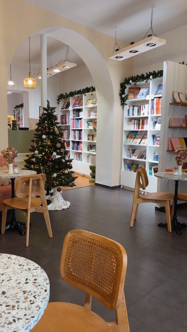 Bartleby's: inviting and clean interior shot