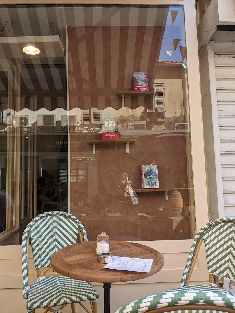 Bartleby's: inviting terrace seating area