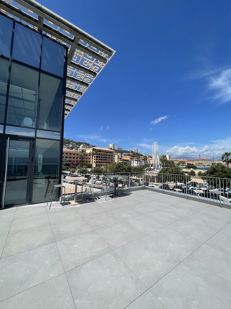 Cité Grossetti: high quality venue terrace photo