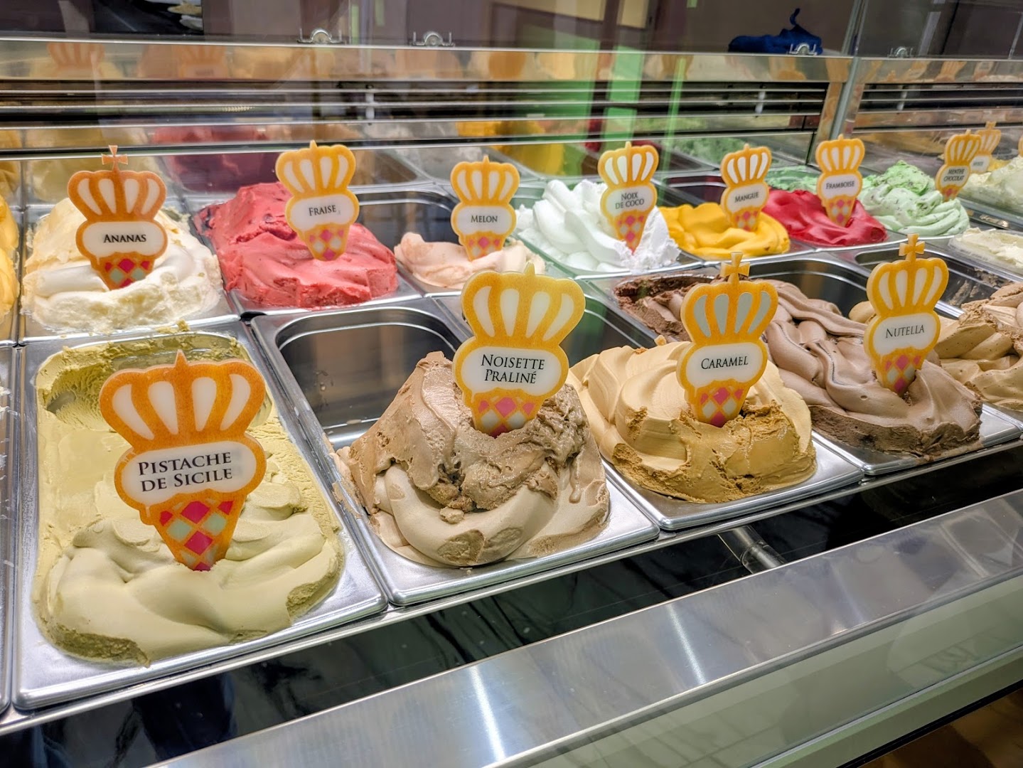 Gourmandises Impériales: appetizing display of food products