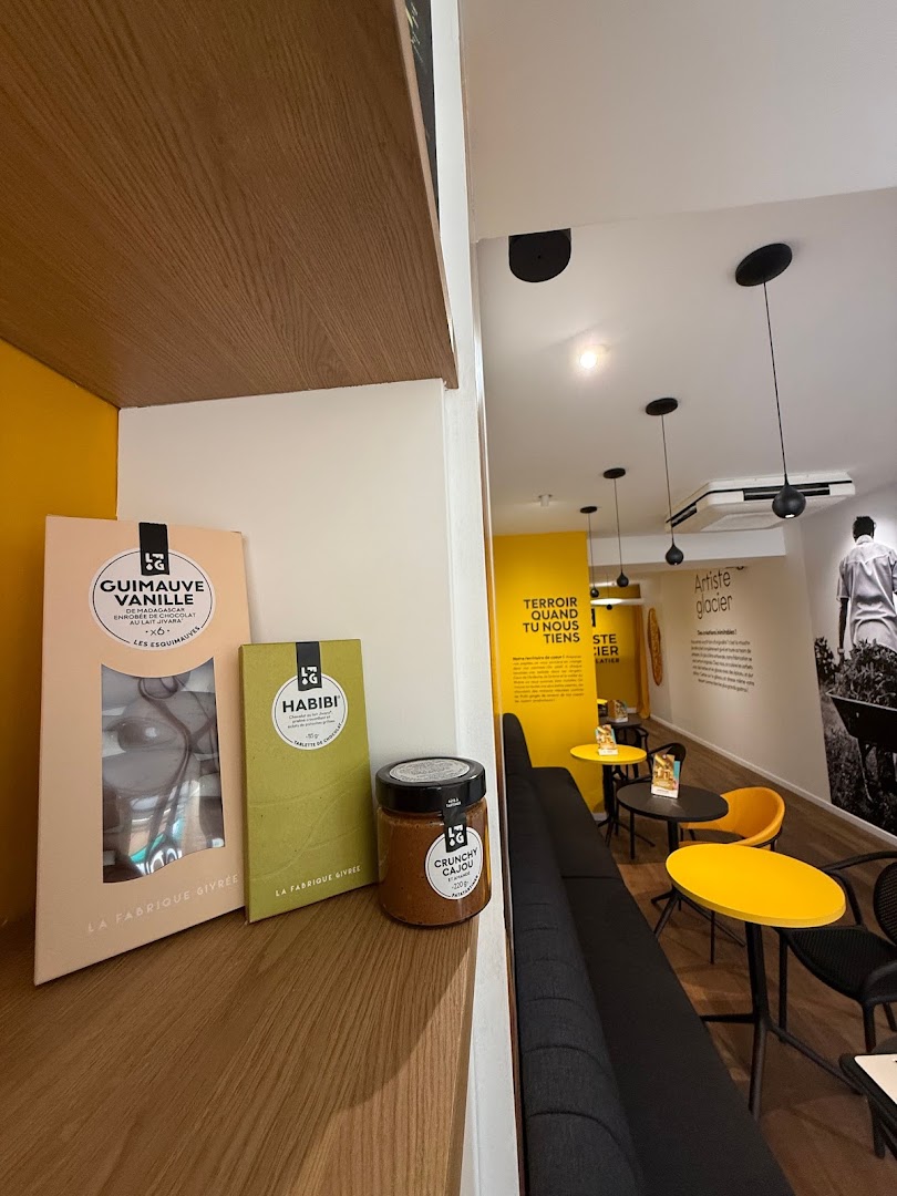 La Fabrique Givrée: products and venue interior