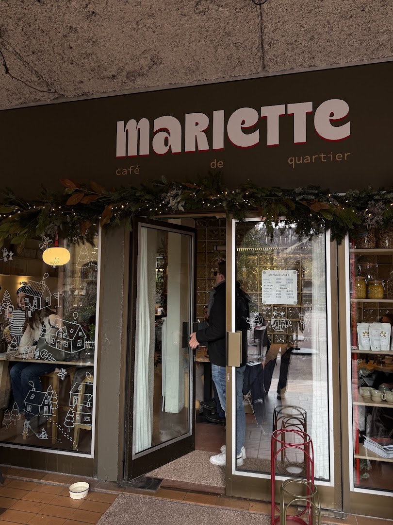 Mariette: inviting storefront captures venue atmosphere