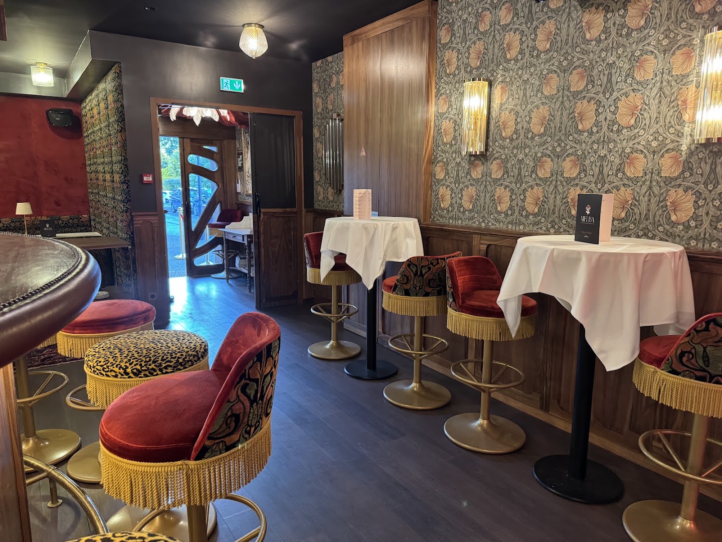 Melba: attractive restaurant interior atmosphere
