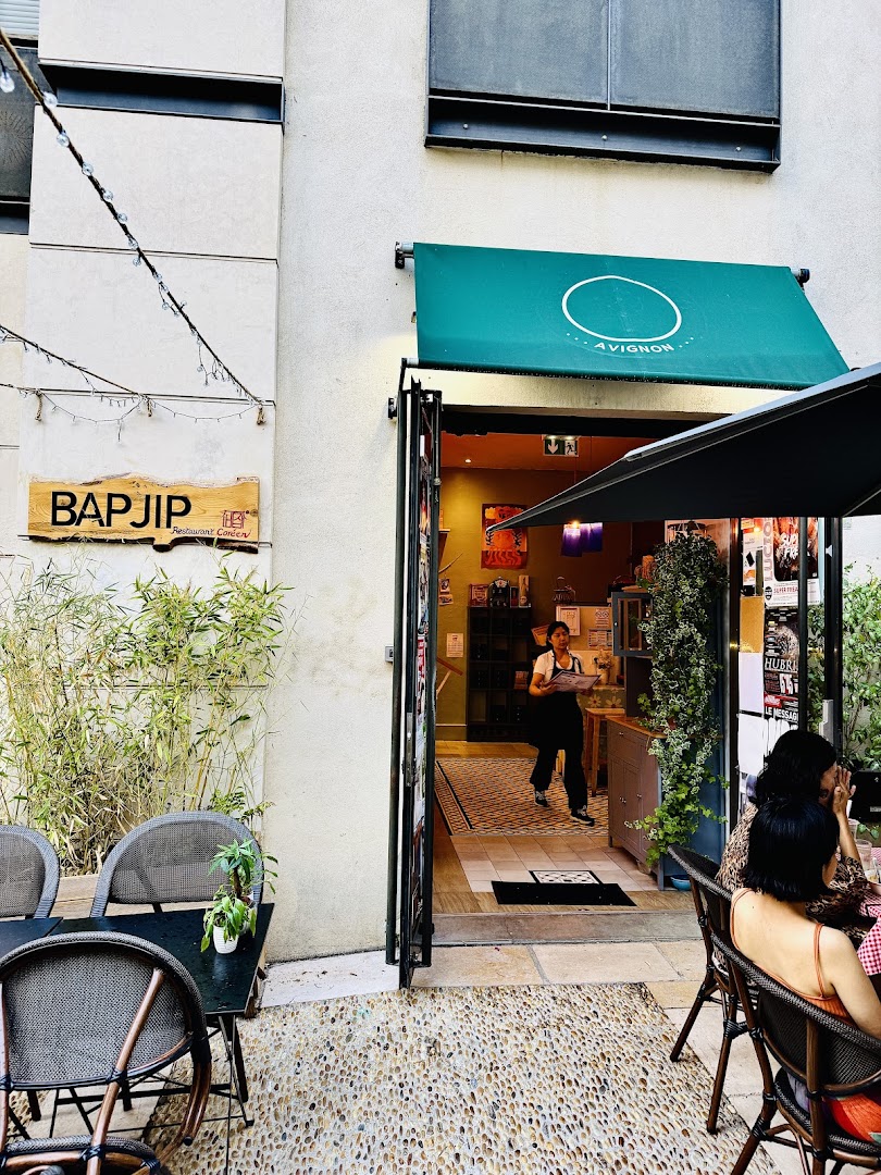 Bapjip: inviting exterior and atmosphere