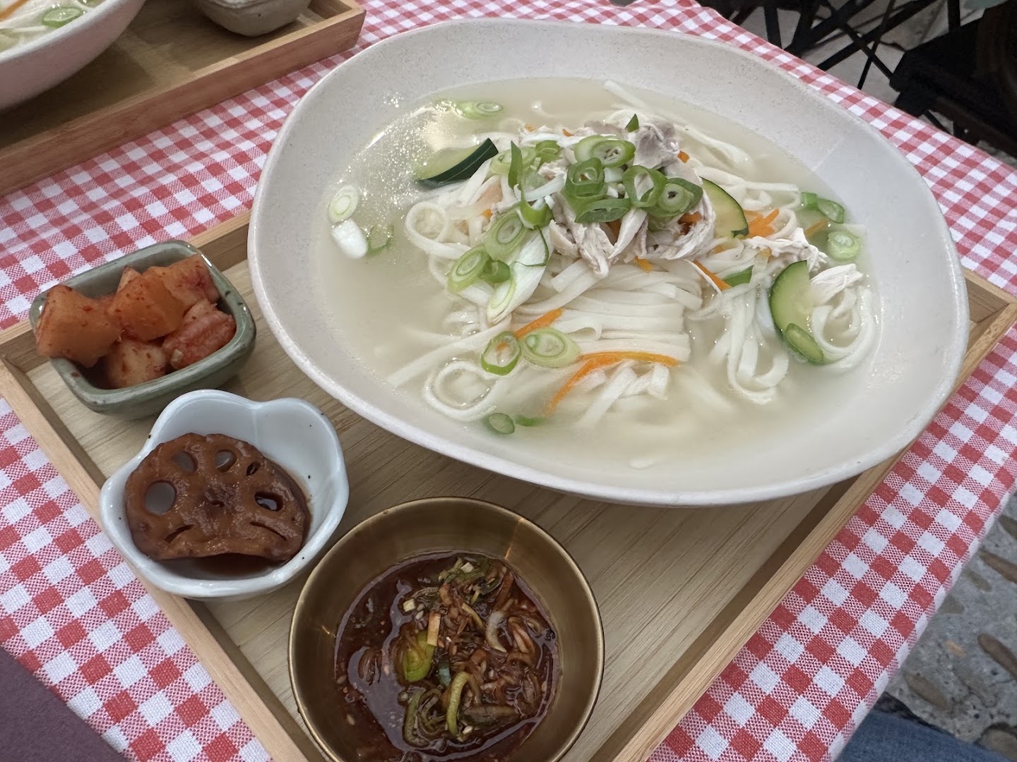 Bapjip: appetizing, clear photo of food