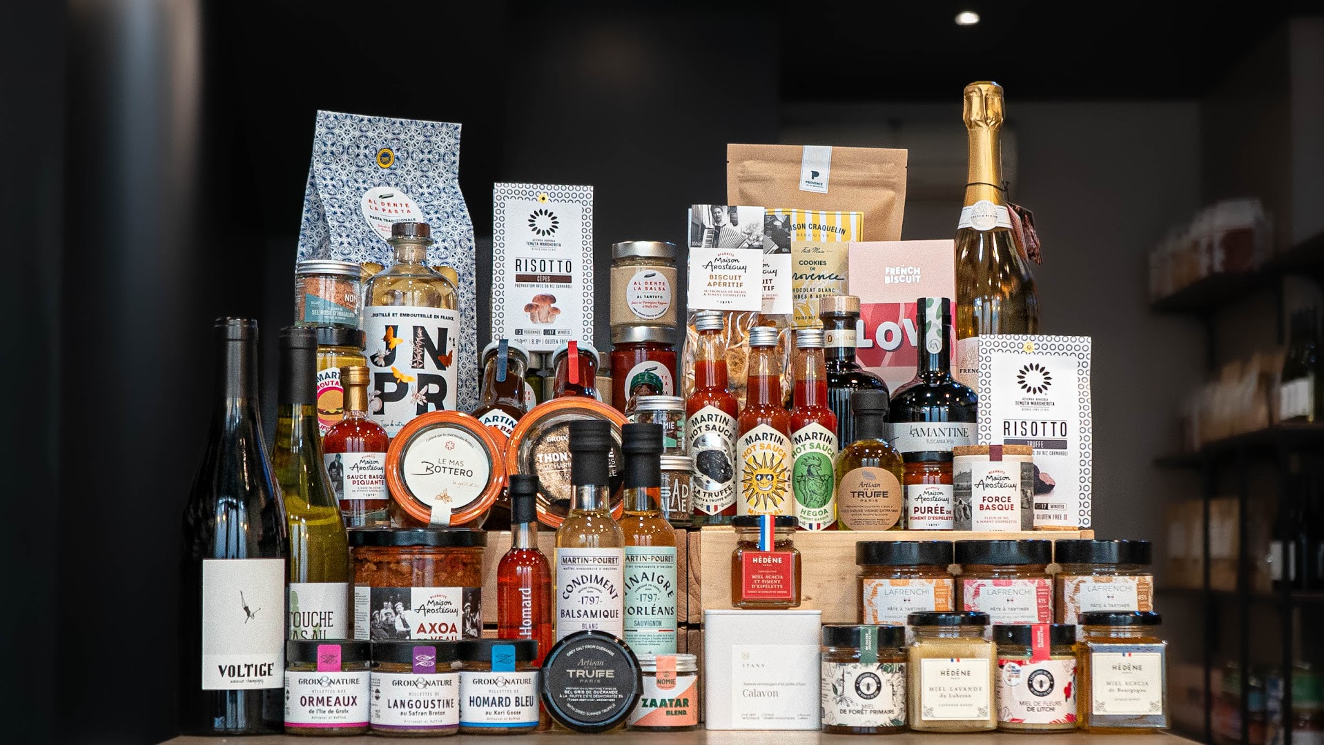 Bon Appétit: professional product display photo