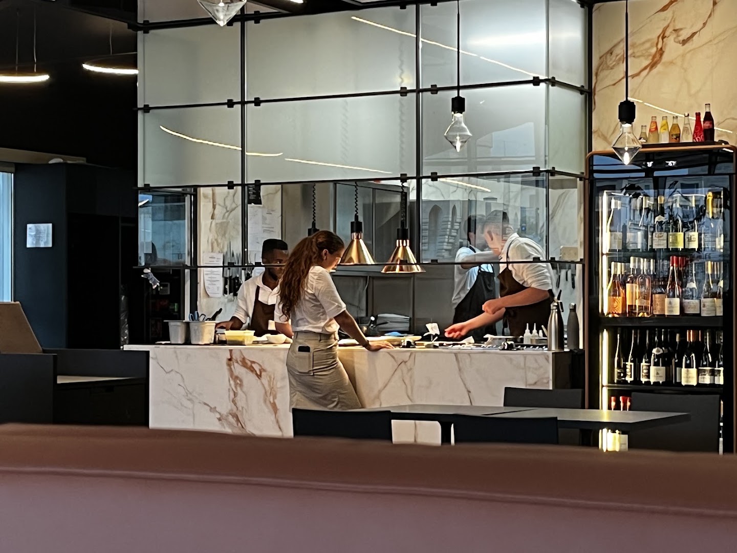 Le Quai des Saveurs: professional shot of restaurant staff