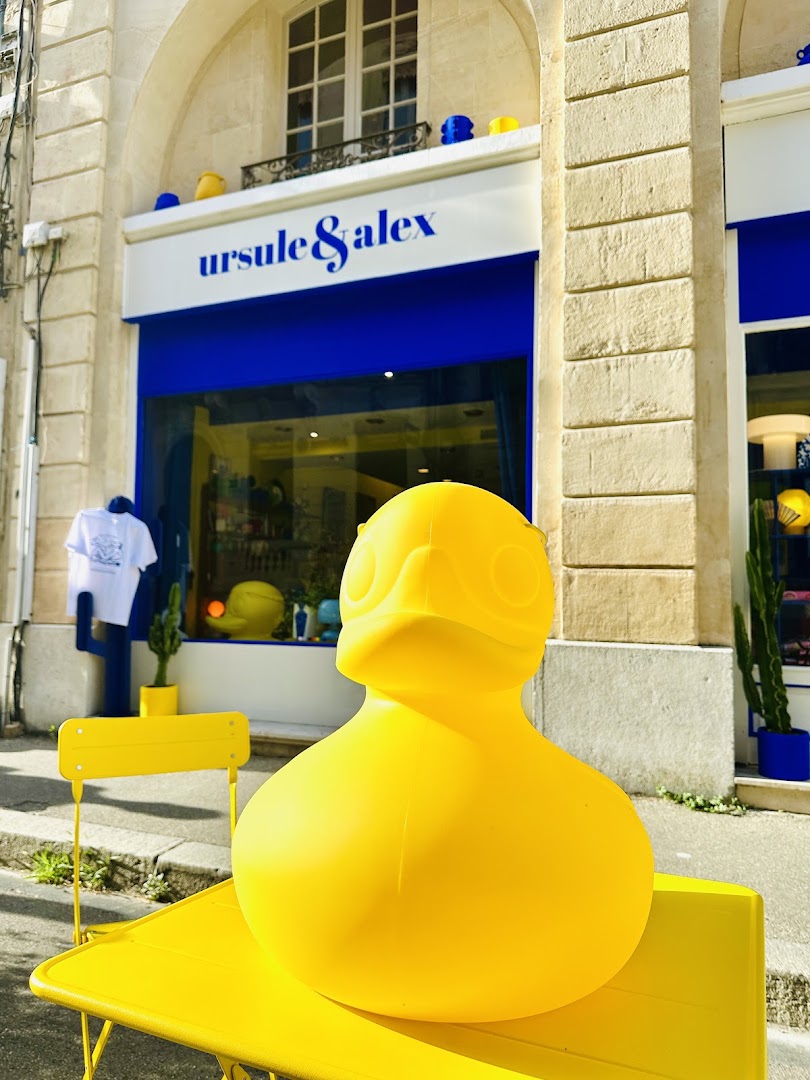 Ursule & Alex: clear storefront with brand identity