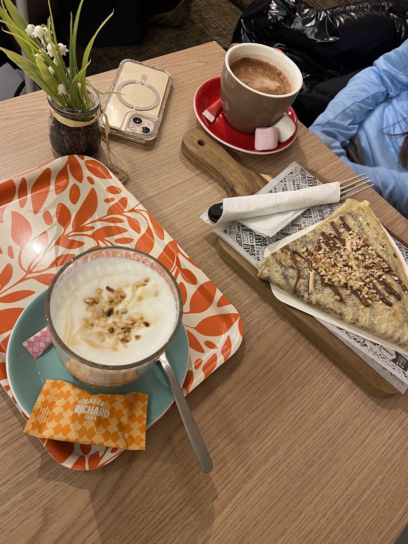 Yumi: appetizing breakfast food and drink