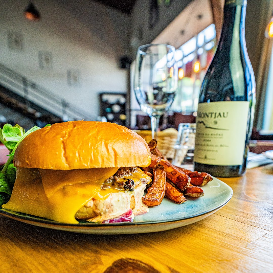 Café Grand Biarritz: appetizing food photography