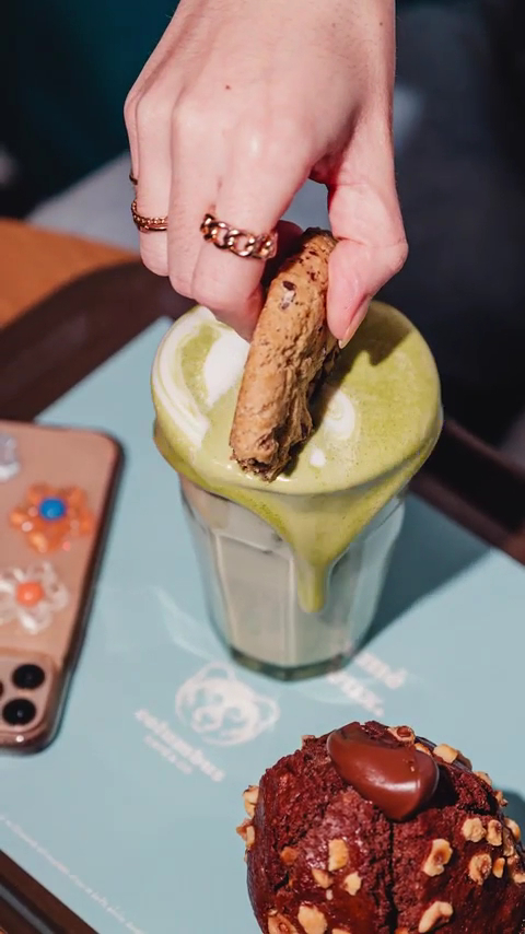 Columbus Café Biarritz: appetizing food and drink photography