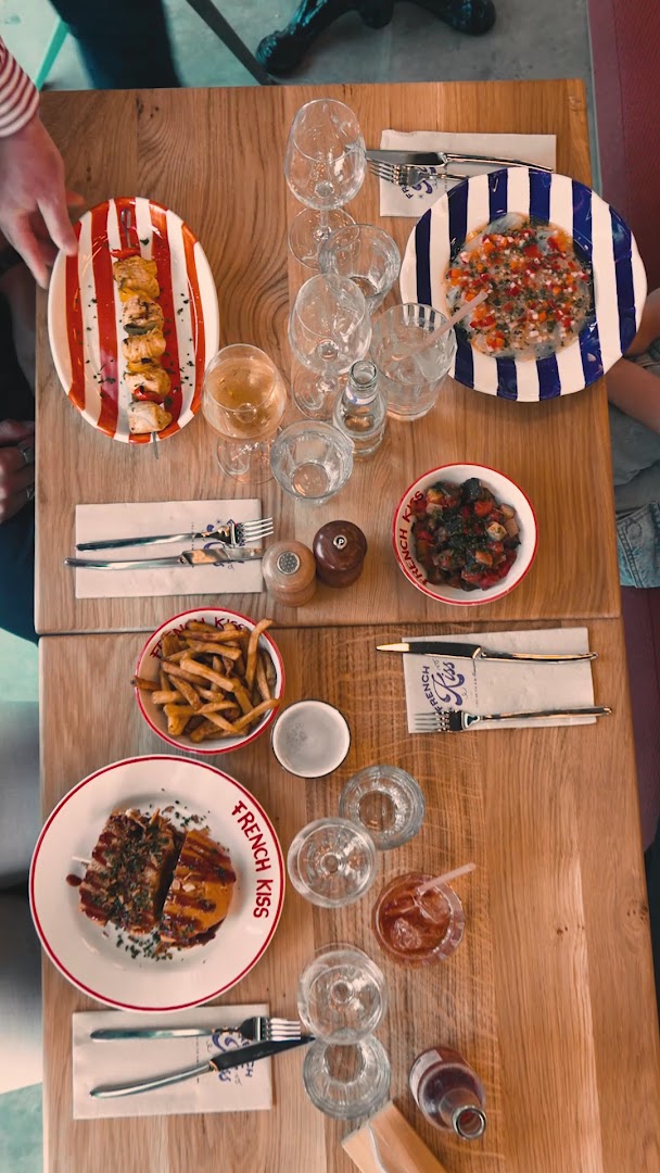 French Kiss: appetizing food and nice presentation