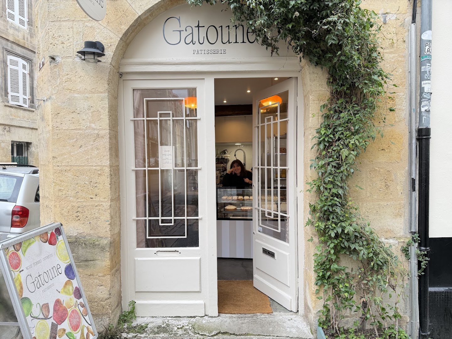 Gatoune: inviting storefront photo of venue