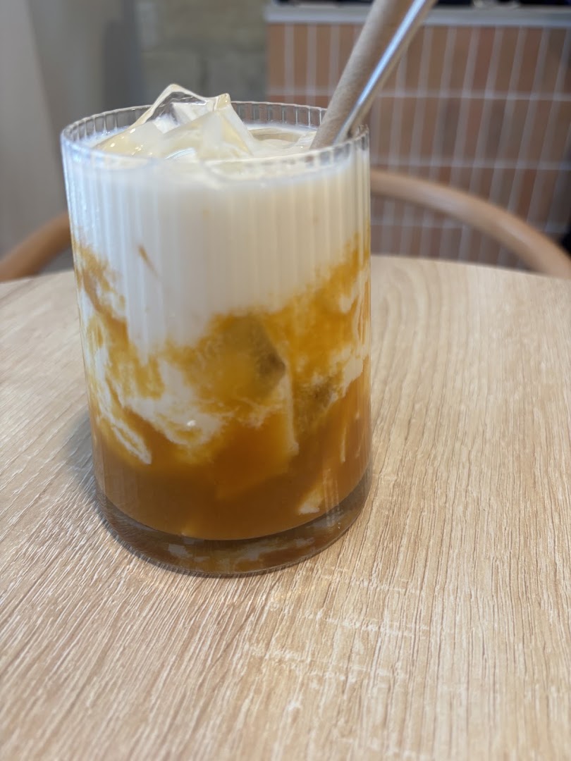 MOME: appetizing photo of a drink