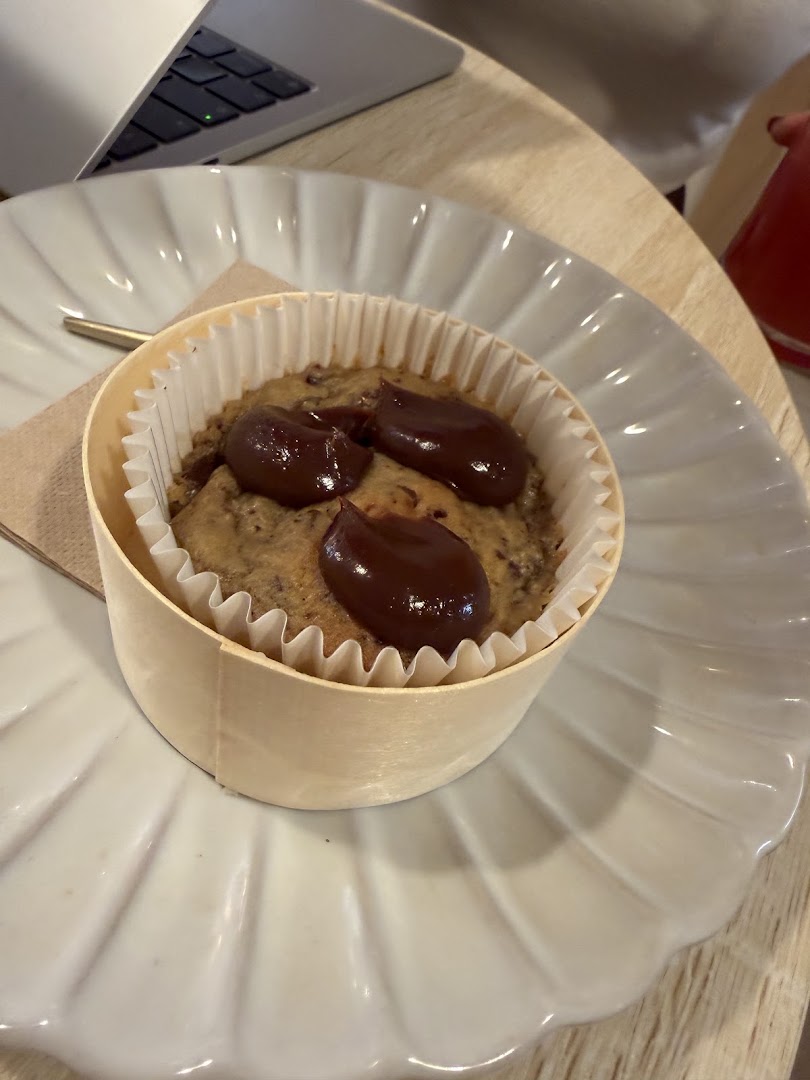 MOME: appetizing photo of food item