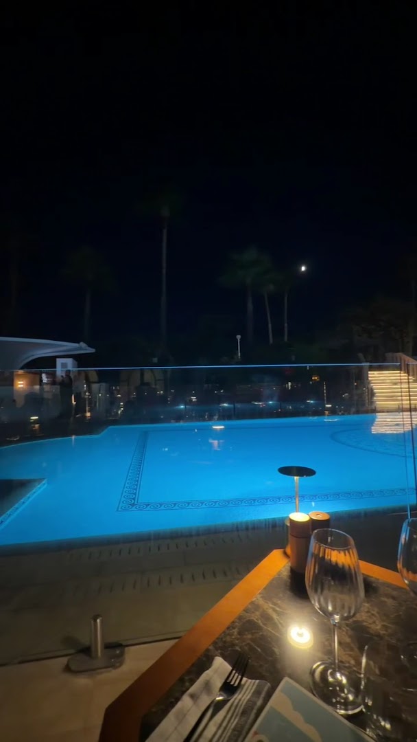 Beefbar Cannes: atmospheric evening restaurant terrace view
