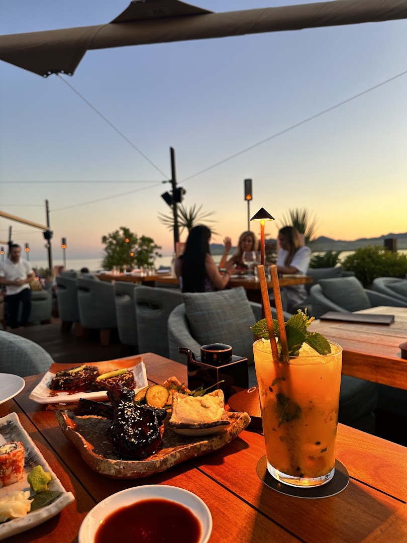 Zuma Cannes: beautiful atmosphere and food presentation