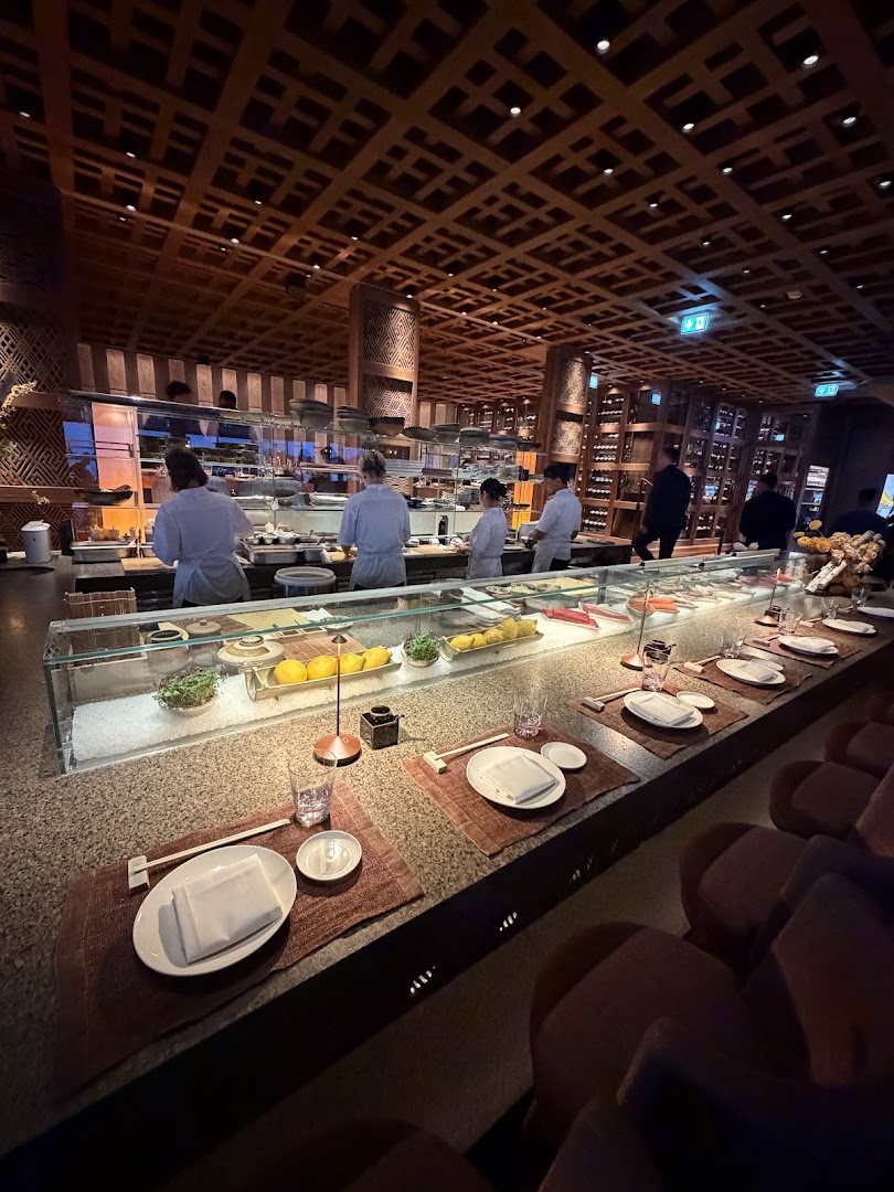 Zuma Cannes: high quality interior atmosphere shot