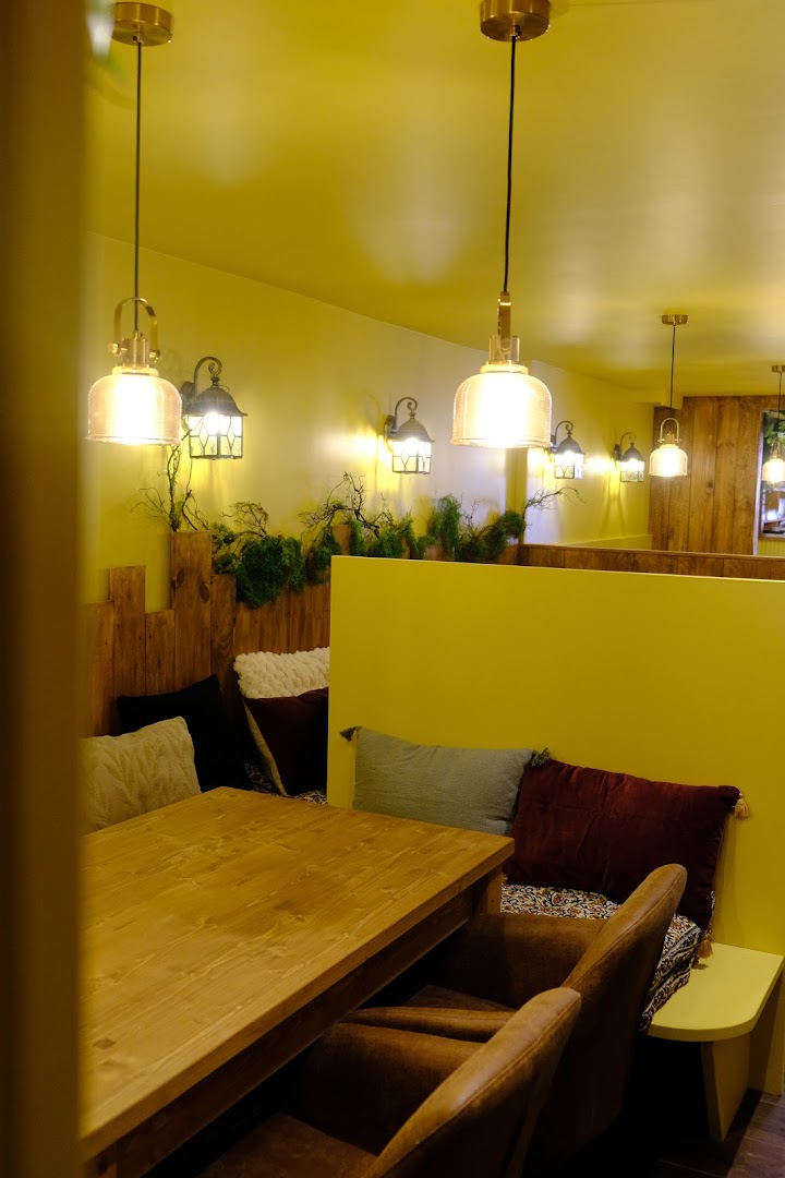 La Botte Secrète: clear, inviting interior atmosphere