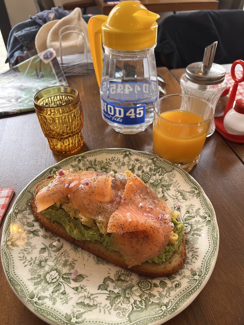 Promenade: appetizing breakfast food photo