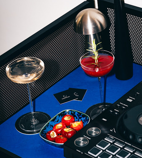 Contrast: professional and stylish drink photography