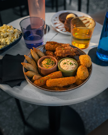 Contrast: appetizing, high-quality food photography