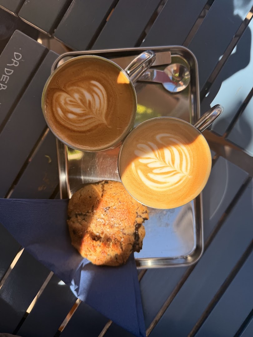 Chez Moe: appealing high-quality coffee and pastry